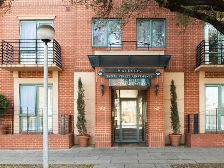 Majestic Tynte Street Apartments Аделейд Екстериор снимка